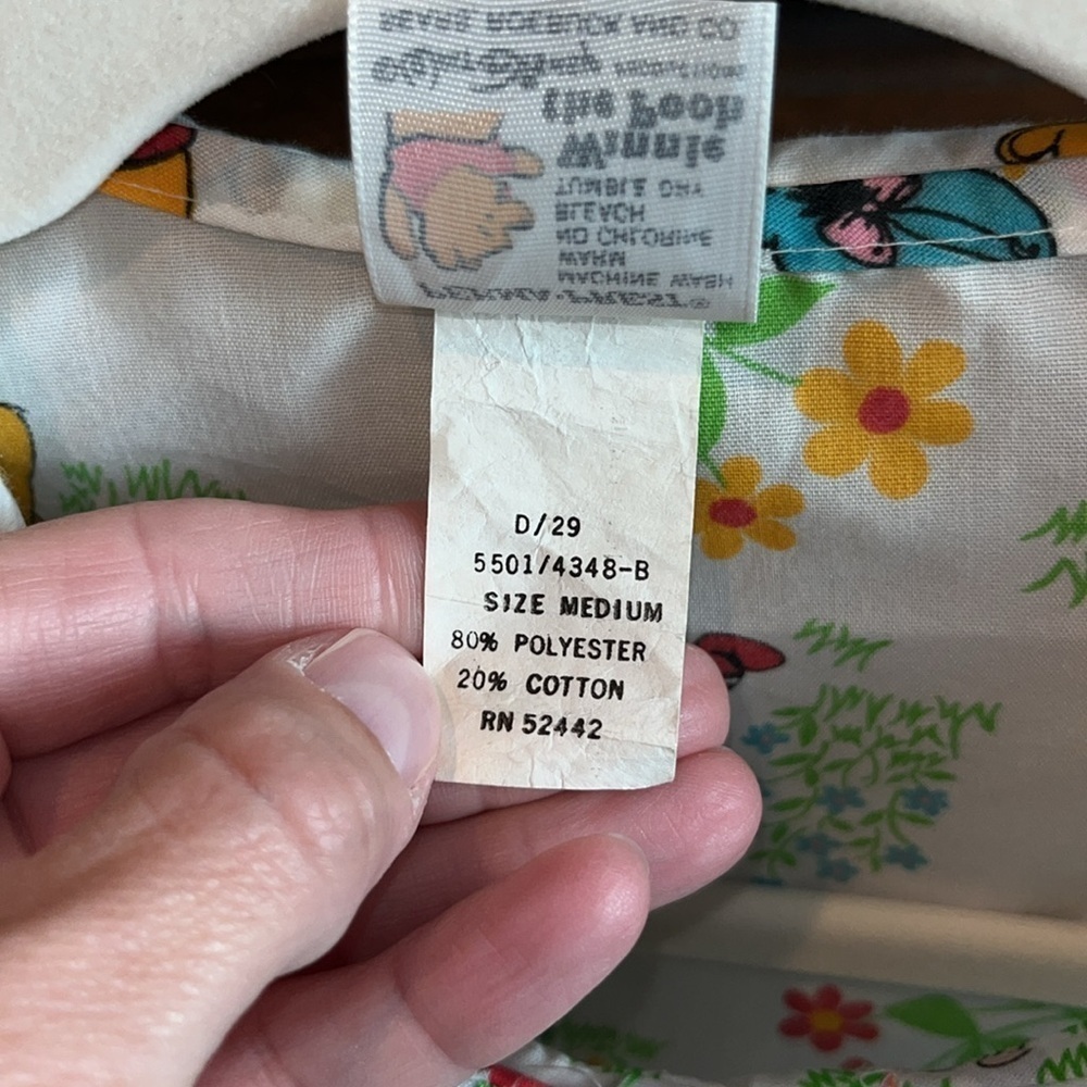 Adorable vintage Winnie the Pooh Piglet Eyore button down sleep top blouse m - Picture 6 of 14